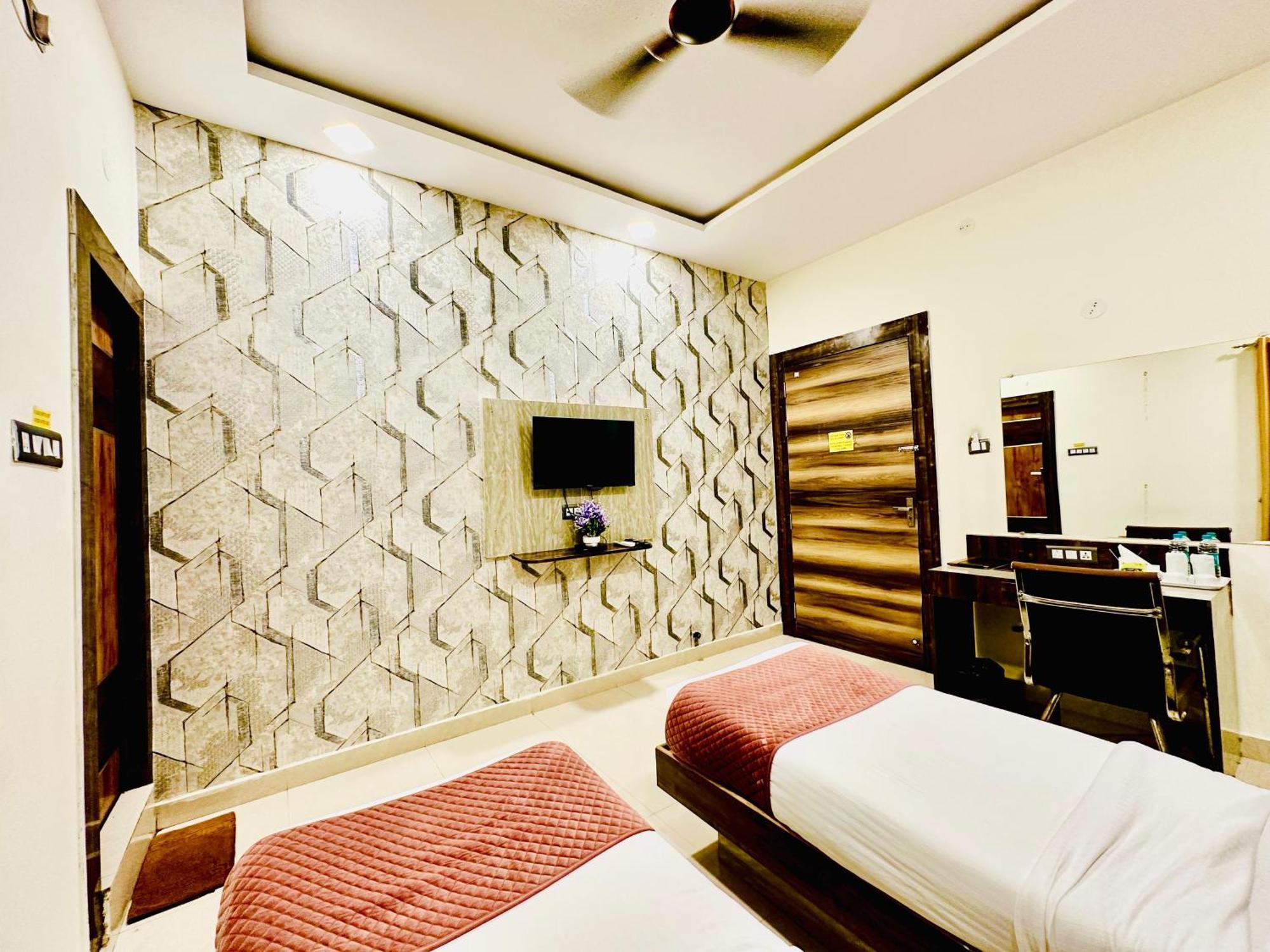 Hotel Sky International- Airport Zone Hyderabad Шамшабад Экстерьер фото