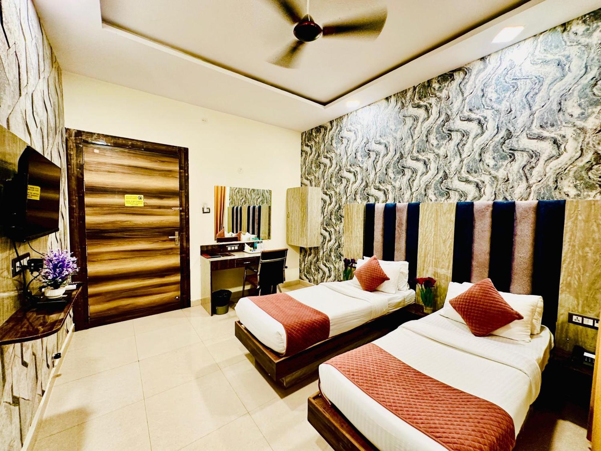 Hotel Sky International- Airport Zone Hyderabad Шамшабад Экстерьер фото
