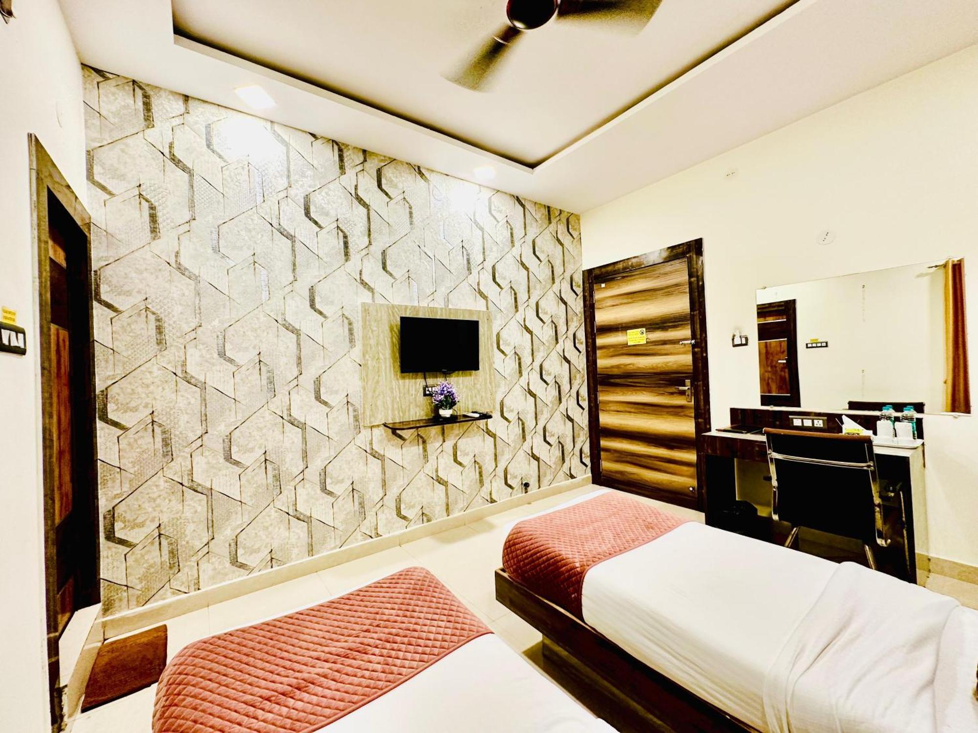 Hotel Sky International- Airport Zone Hyderabad Шамшабад Экстерьер фото