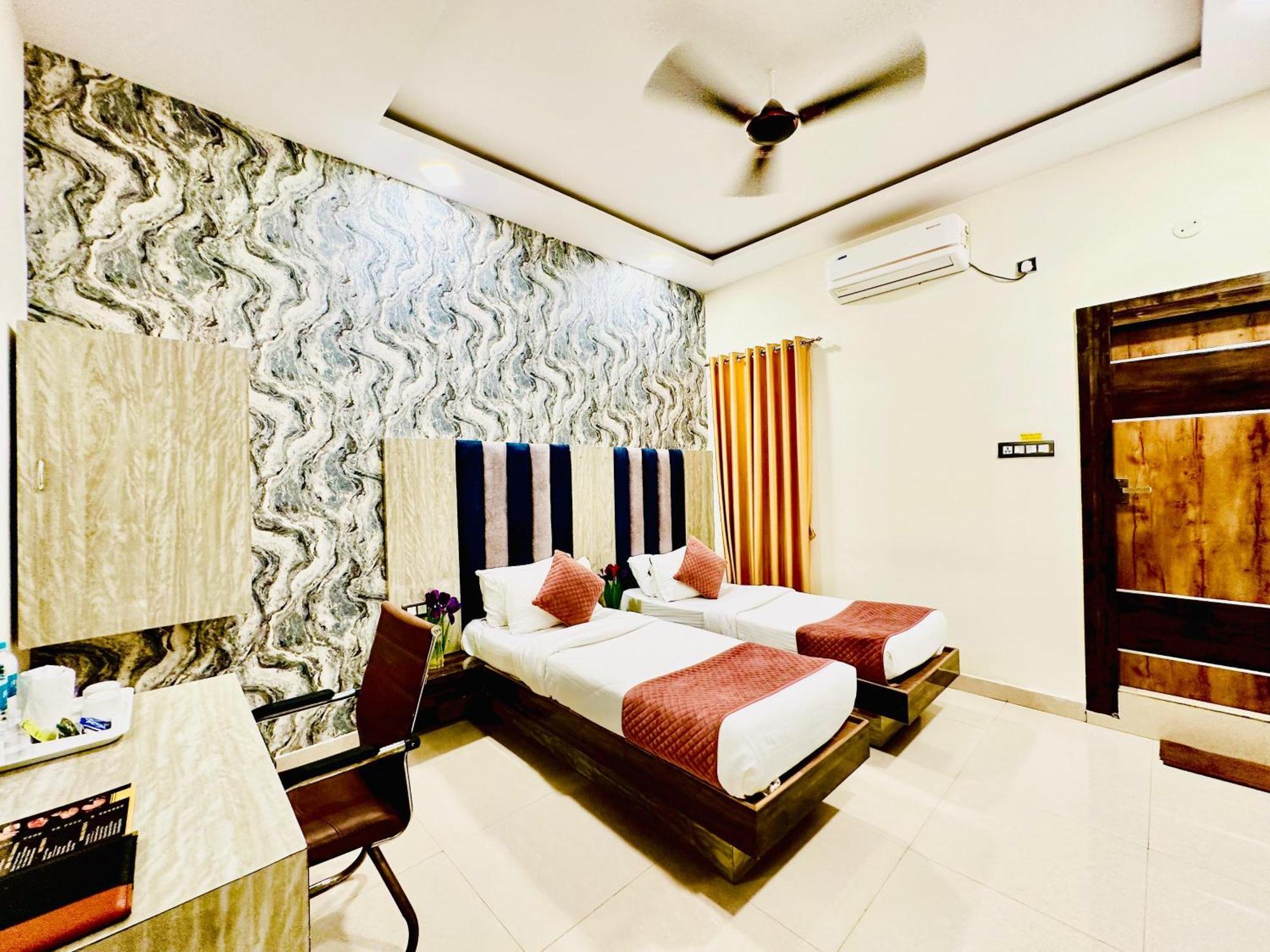Hotel Sky International- Airport Zone Hyderabad Шамшабад Экстерьер фото